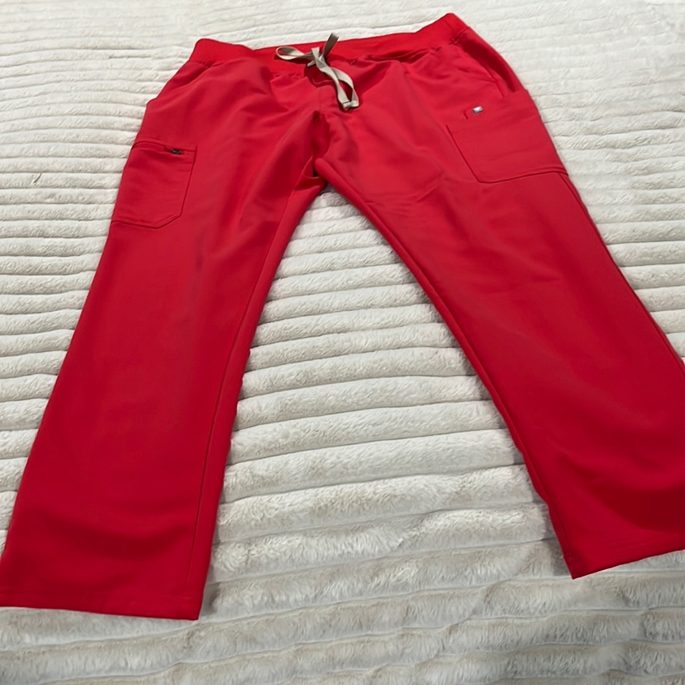 Figs Scrubs. Yola XL. Like New. No stains or Tears.